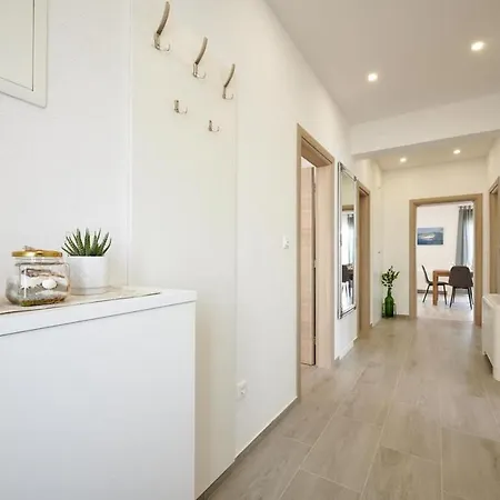Lorena Apartment *