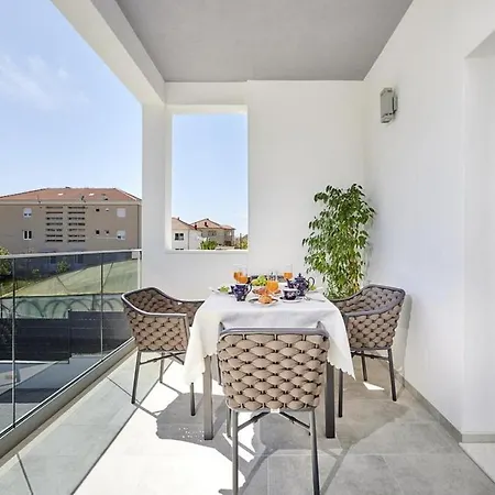 Apartment Lorena *